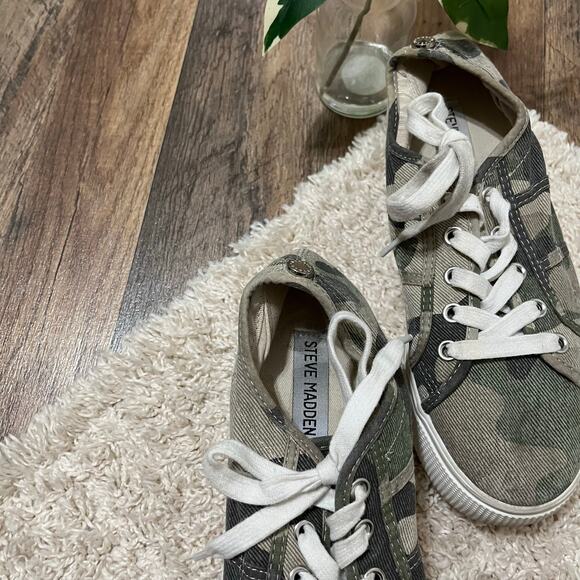 Steve Madden Size 7 M Camo Emmi Platform Lace Up Canvas Grunge Sneakers Shoes - Picture 3 of 7